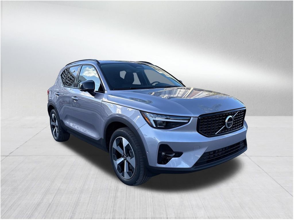 New 2026 Volvo XC40 B5 Plus w/ Protection Package Premier AWD/4WD image 3