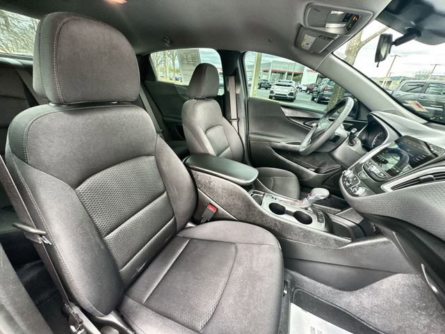 Used 2024 Chevrolet Malibu RS image 32