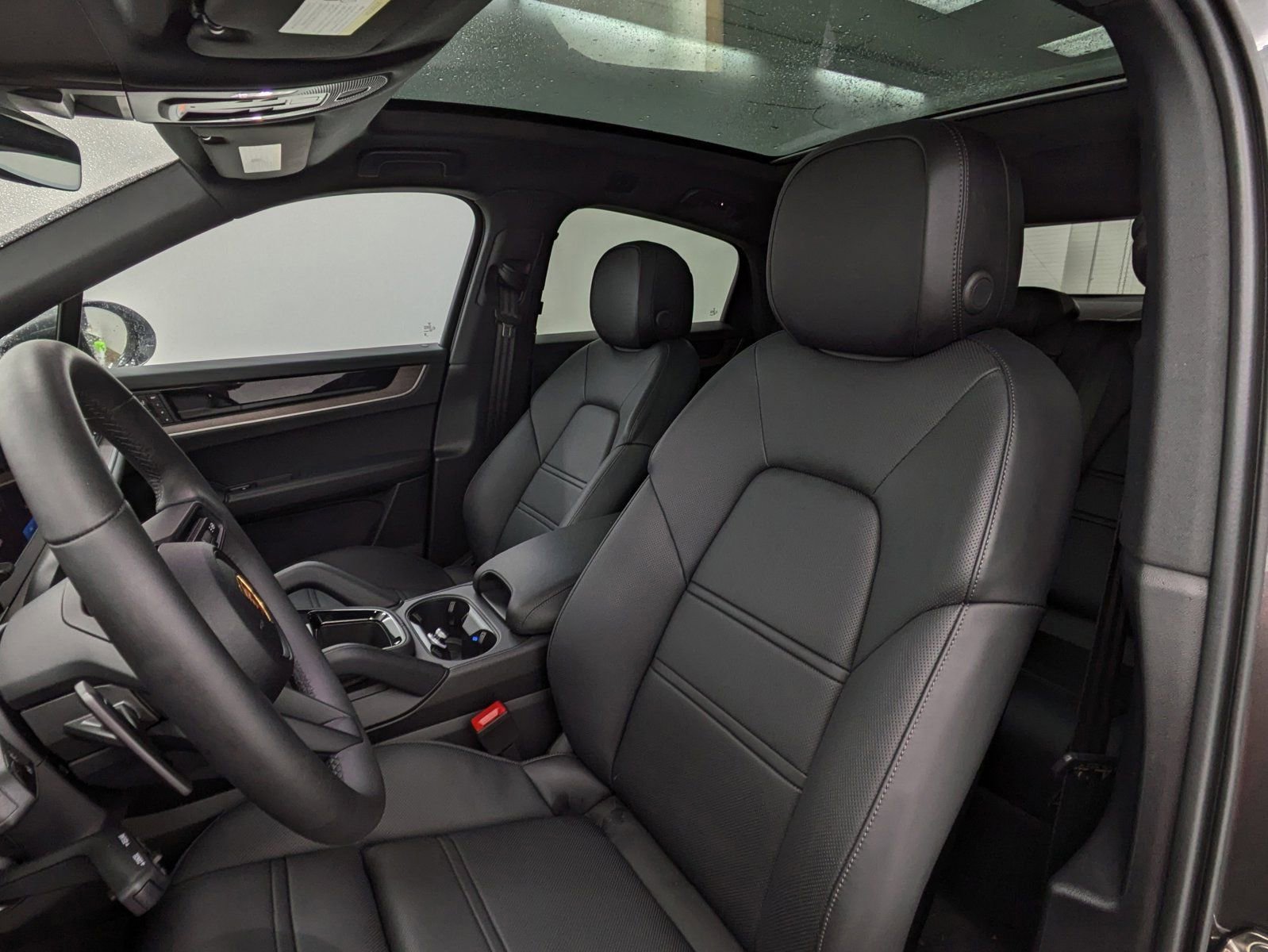 Used 2025 Porsche Cayenne S image 5