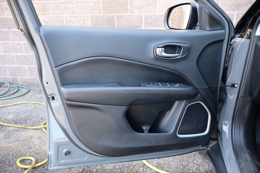Used 2019 Jeep Compass Limited AWD/4WD image 9