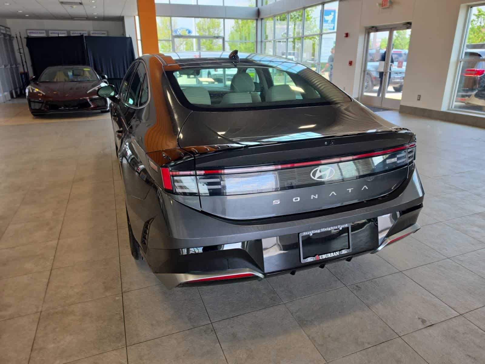 Used 2025 Hyundai Sonata SEL FWD image 10