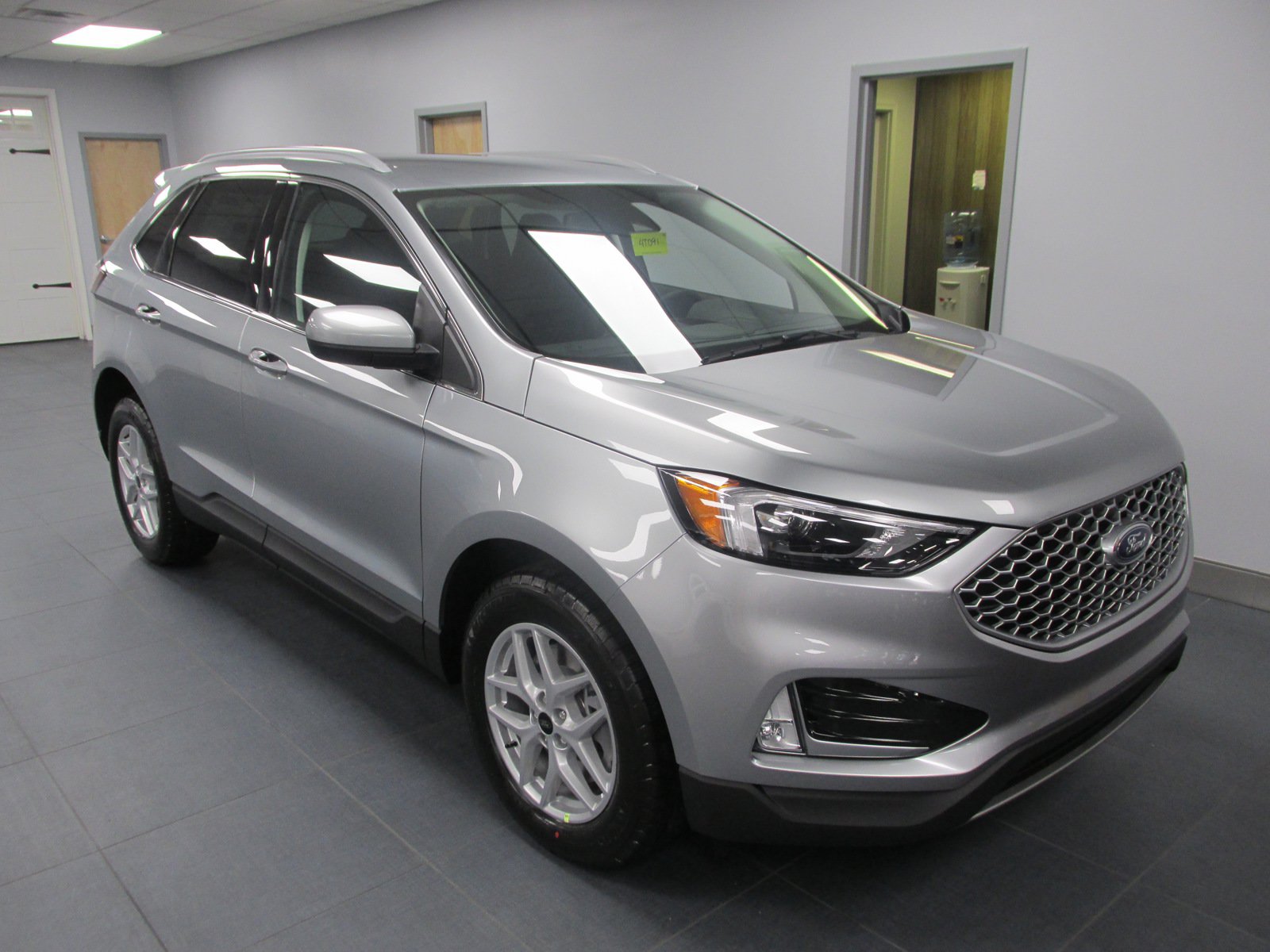 New 2024 Ford Edge SEL w/ Convenience Package AWD/4WD image 3