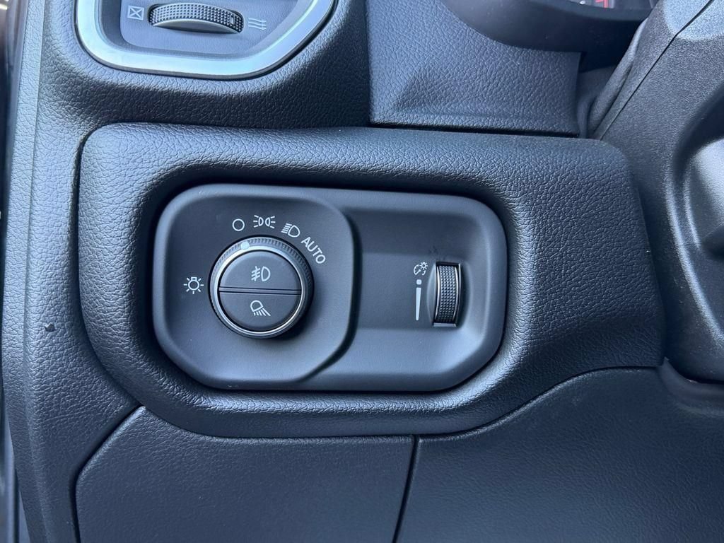 New 2026 RAM 2500 Big Horn AWD/4WD image 21