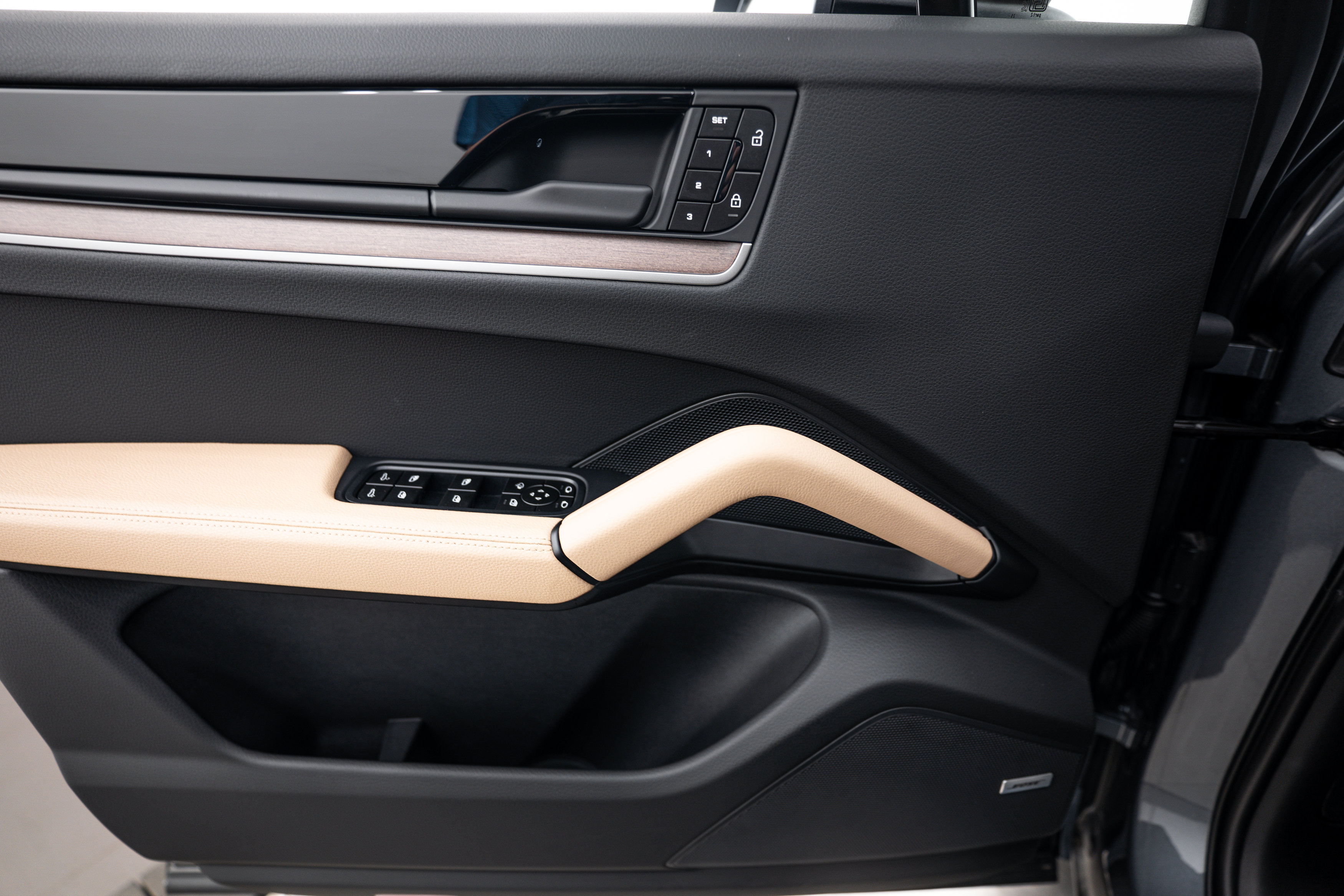 Certified 2026 Porsche Cayenne AWD/4WD image 18