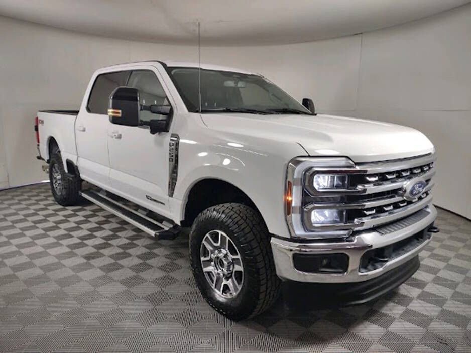 Used 2024 Ford F250 Lariat w/ FX4 Off-Road Package image 5