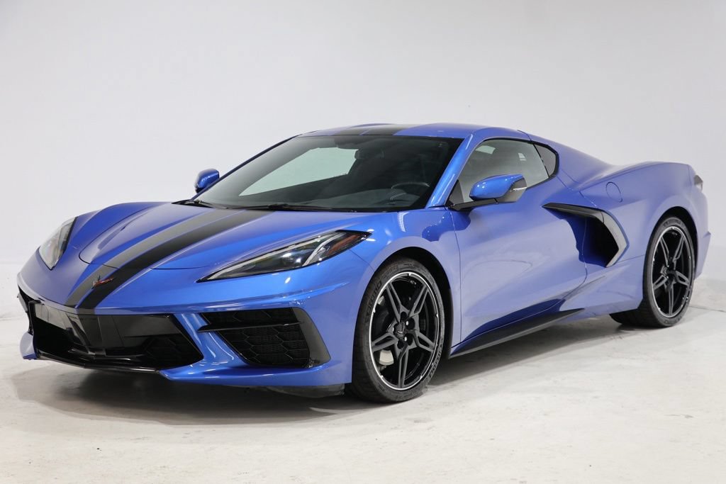 Used 2020 Chevrolet Corvette Stingray Coupe RWD image 3