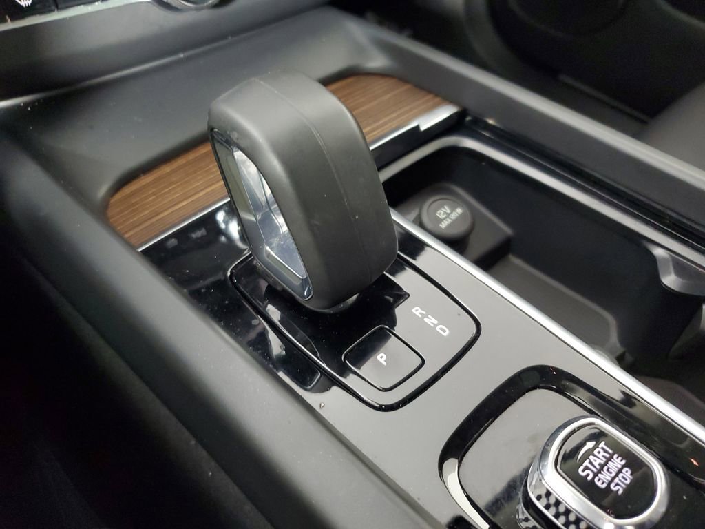 Certified 2023 Volvo XC60 B5 Plus w/ Protection Package Premier image 34