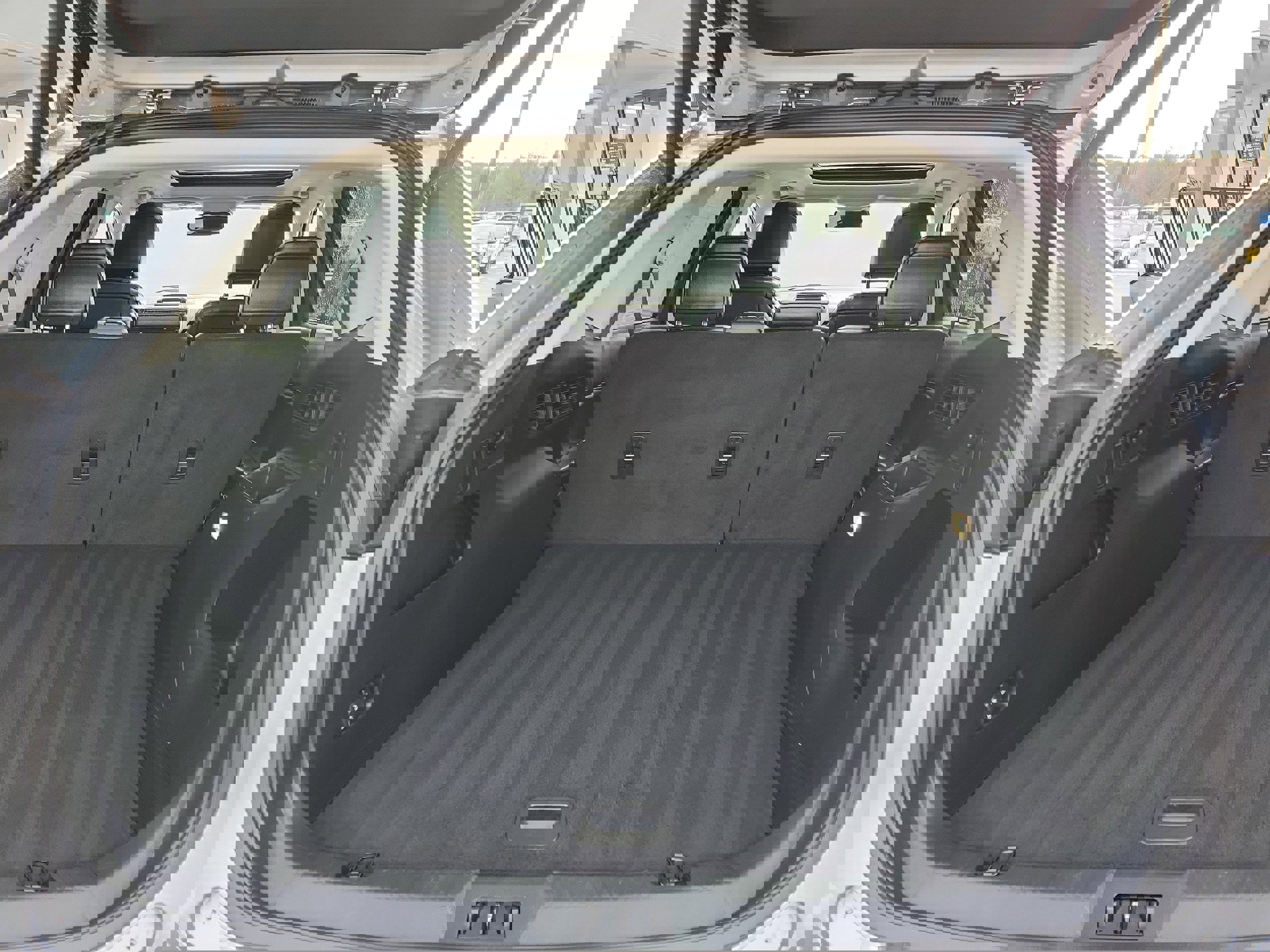 Used 2024 Ford Edge SEL w/ Convenience Package image 8