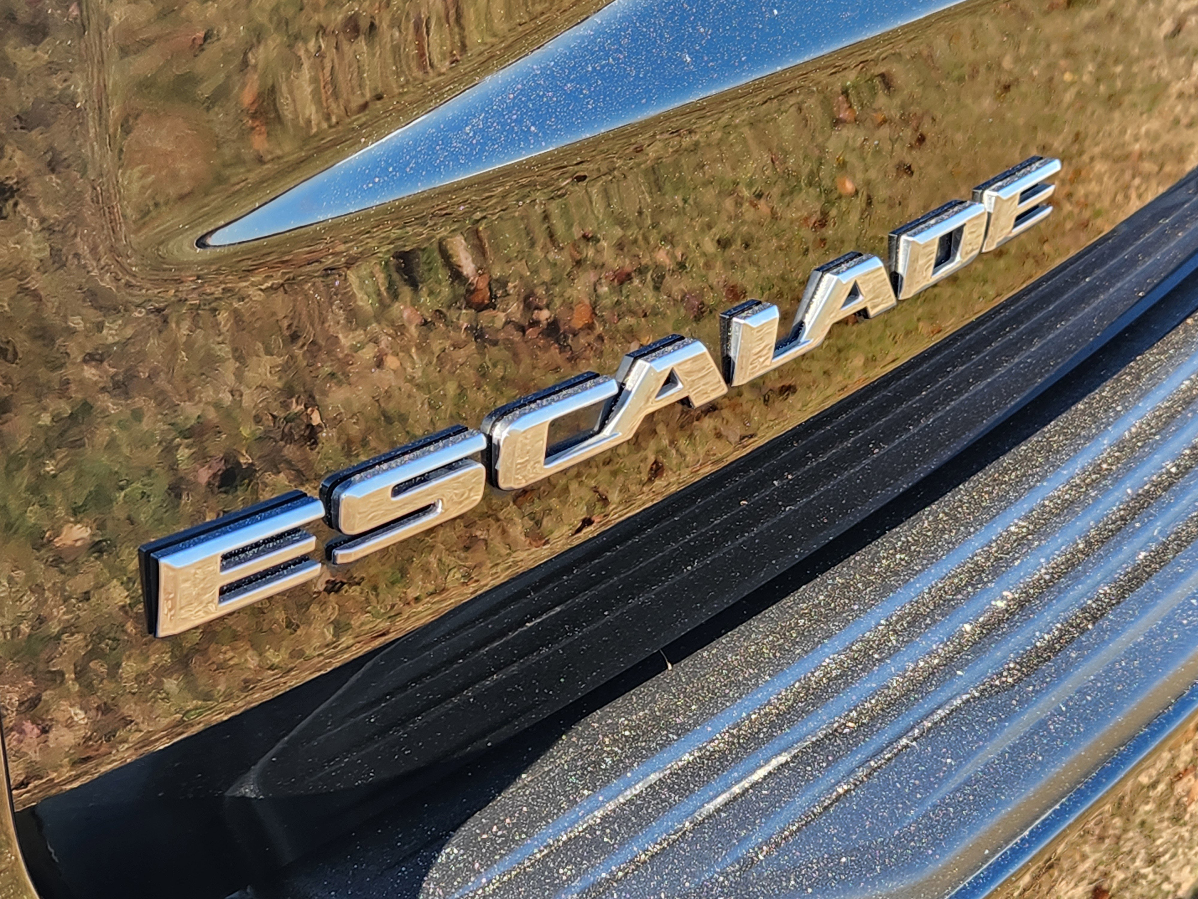 Certified 2024 Cadillac Escalade Luxury image 11