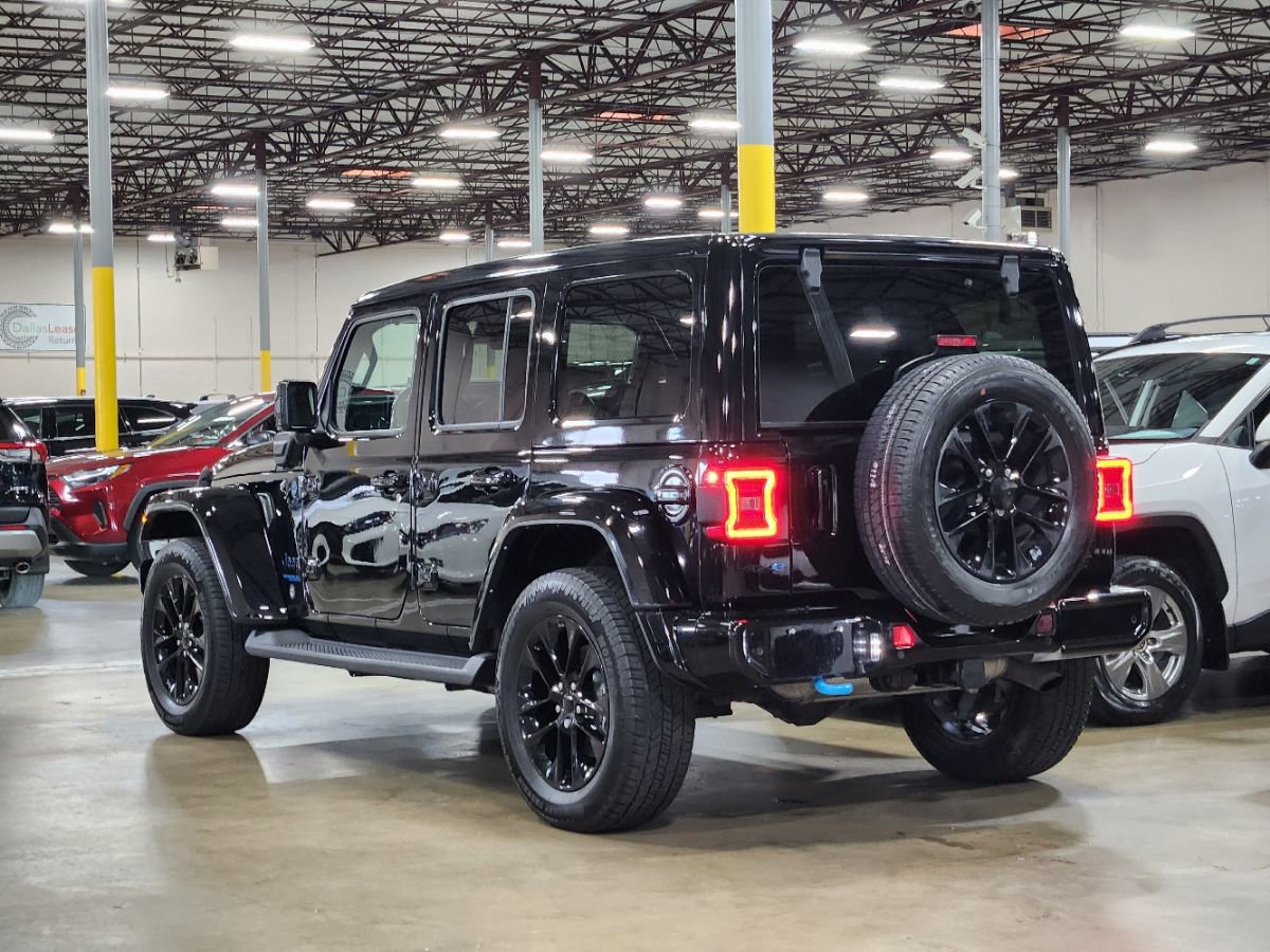 Used 2021 Jeep Wrangler Unlimited Sahara AWD/4WD image 7