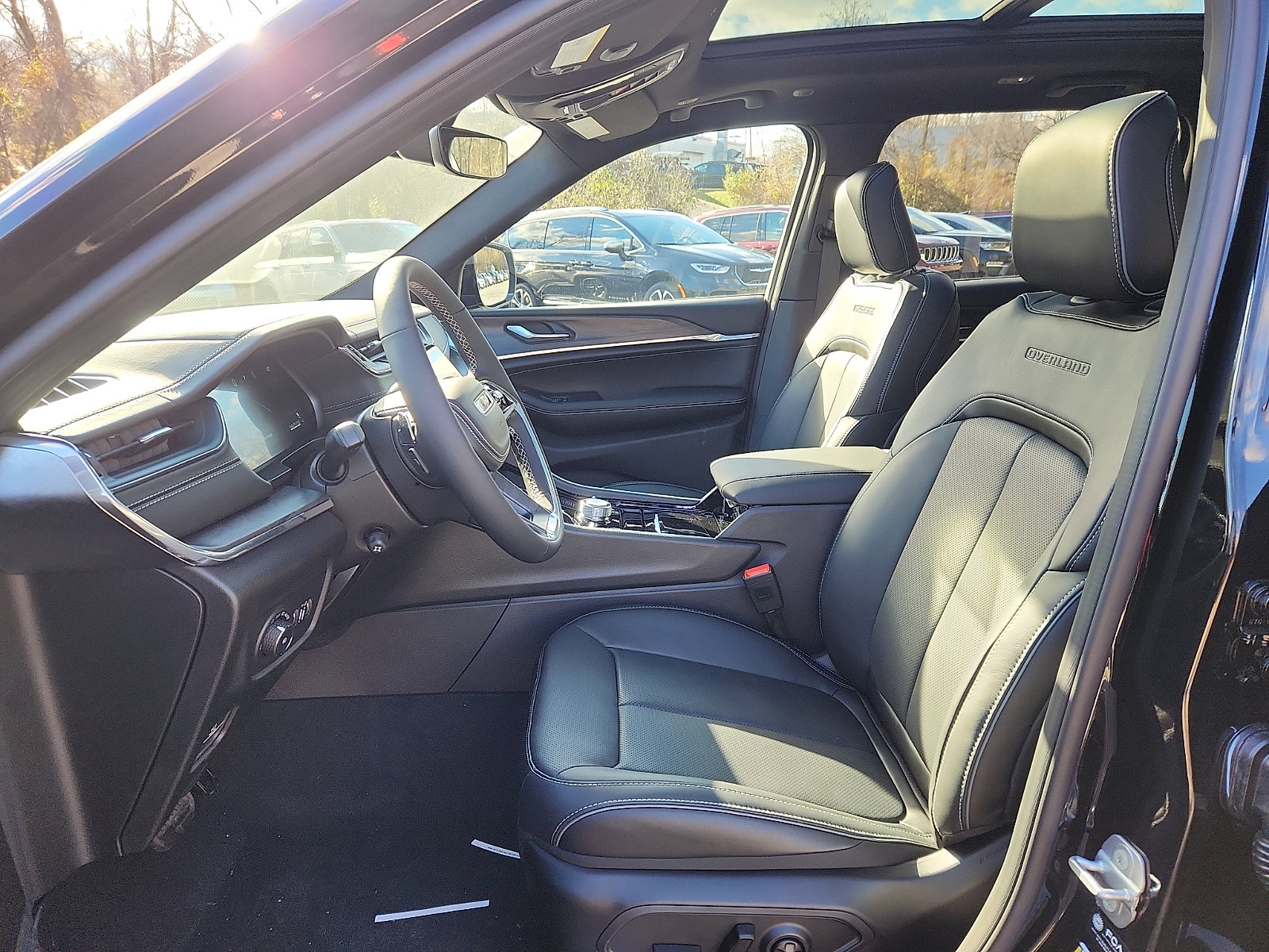 New 2025 Jeep Grand Cherokee Overland w/ Trailer Tow Package image 9