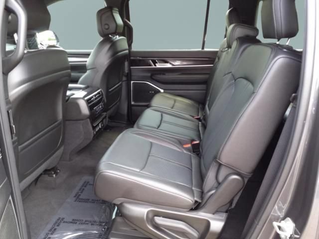 New 2024 Jeep Wagoneer 4WD w/ HD Trailer Tow Package image 6