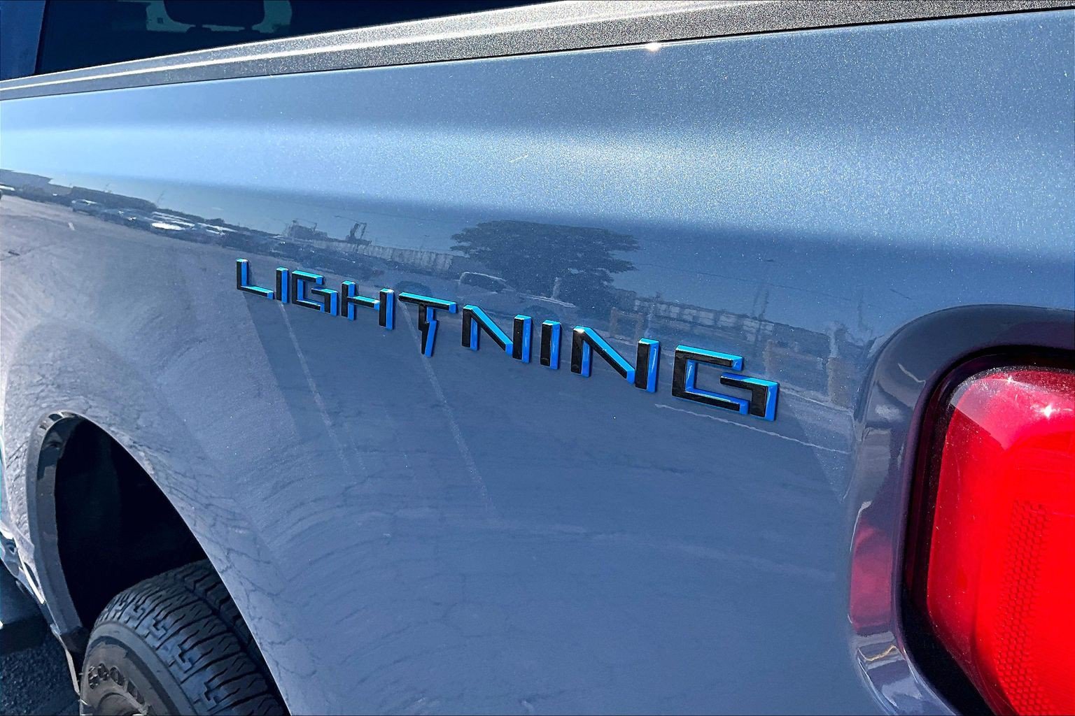 Used 2023 Ford F150 Lightning Pro AWD/4WD image 31