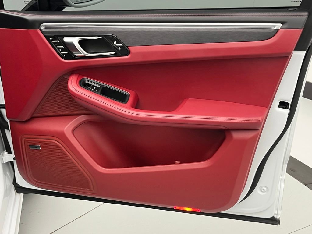 Used 2024 Porsche Macan GTS image 45