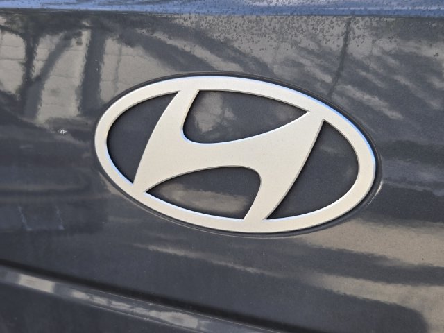 Used 2025 Hyundai Santa Fe SEL FWD image 8