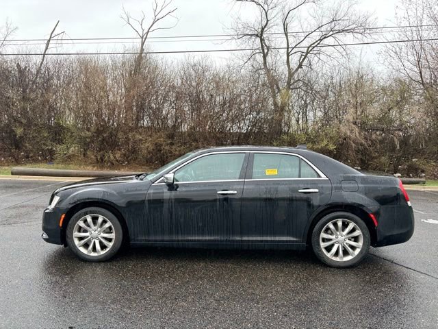 Used 2017 Chrysler 300 C w/ Safetytec Plus Group image 2