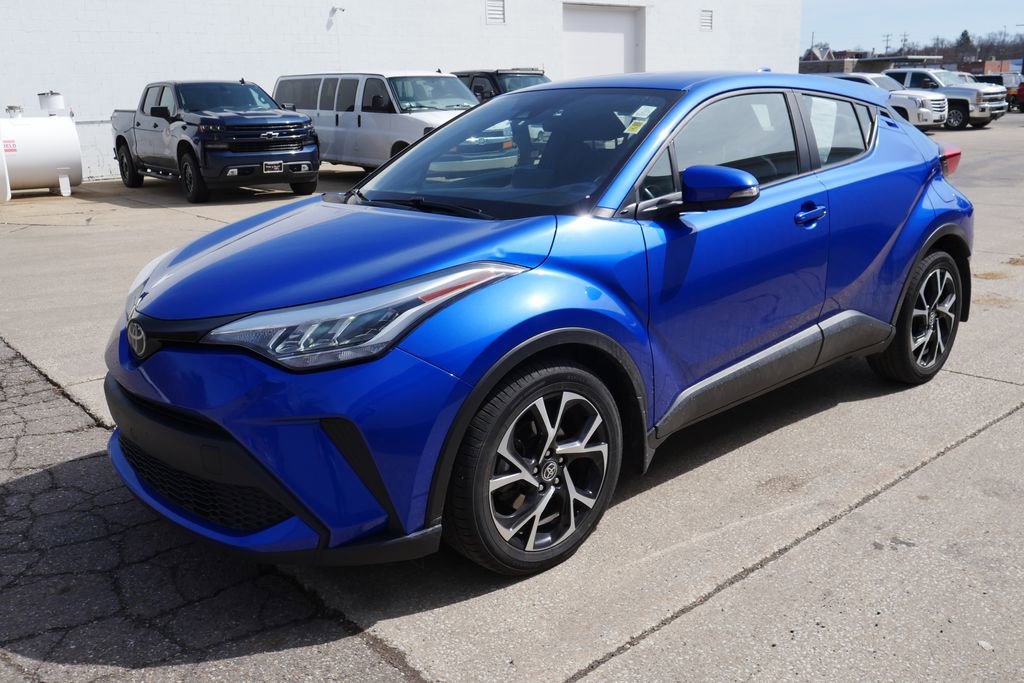 Used 2021 Toyota C-HR XLE image 4