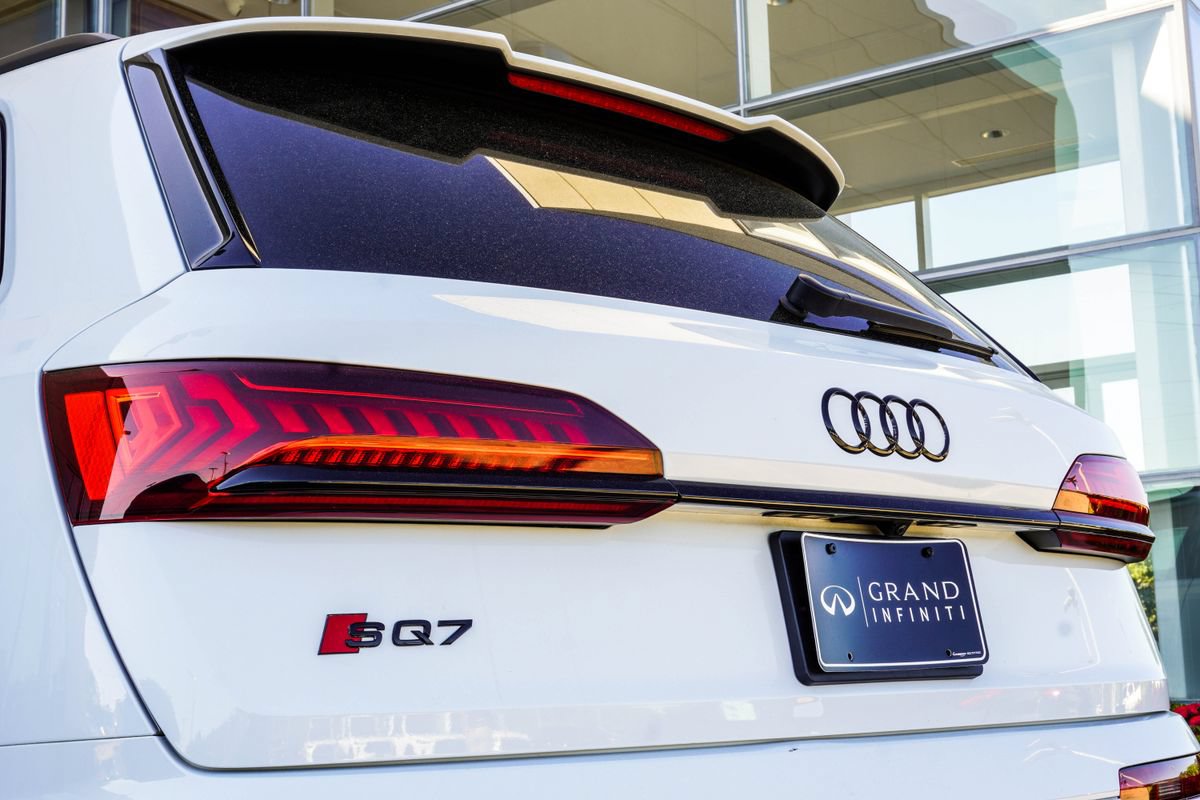 Used 2023 Audi SQ7 Prestige AWD/4WD image 13