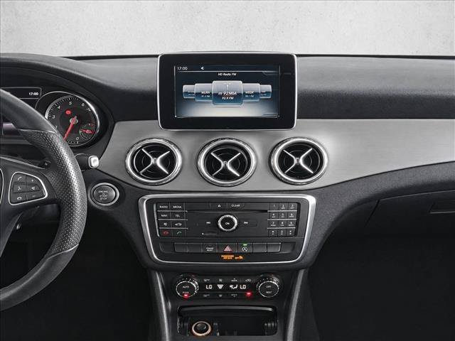 Used 2017 Mercedes-Benz GLA 250 image 29