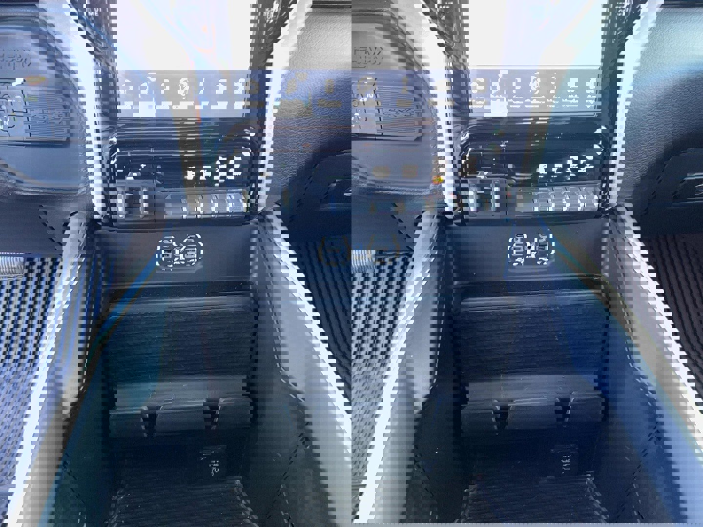 Used 2024 RAM 3500 Laramie w/ Towing Technology Group image 24