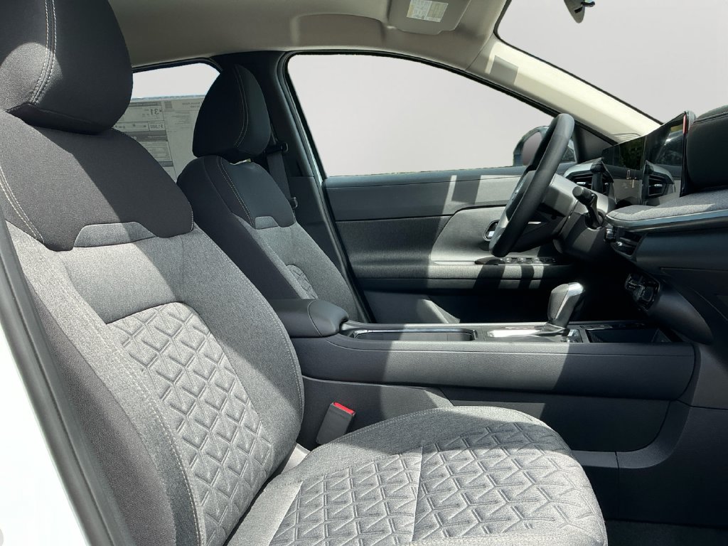 New 2027 Nissan Kicks SV w/ Cold Weather Package FWD image 12