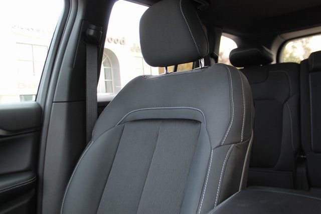 New 2025 Jeep Grand Cherokee Laredo X w/ Luxury Tech Group I image 27