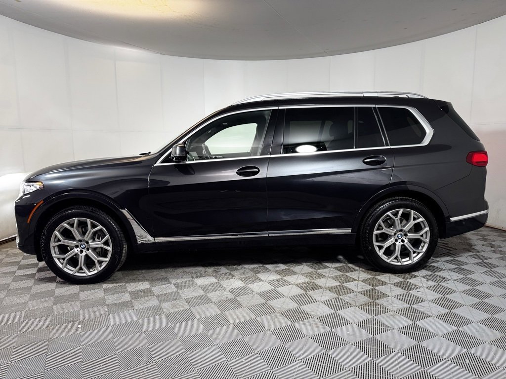 Used 2022 BMW X7 xDrive40i w/ Executive Package image 3