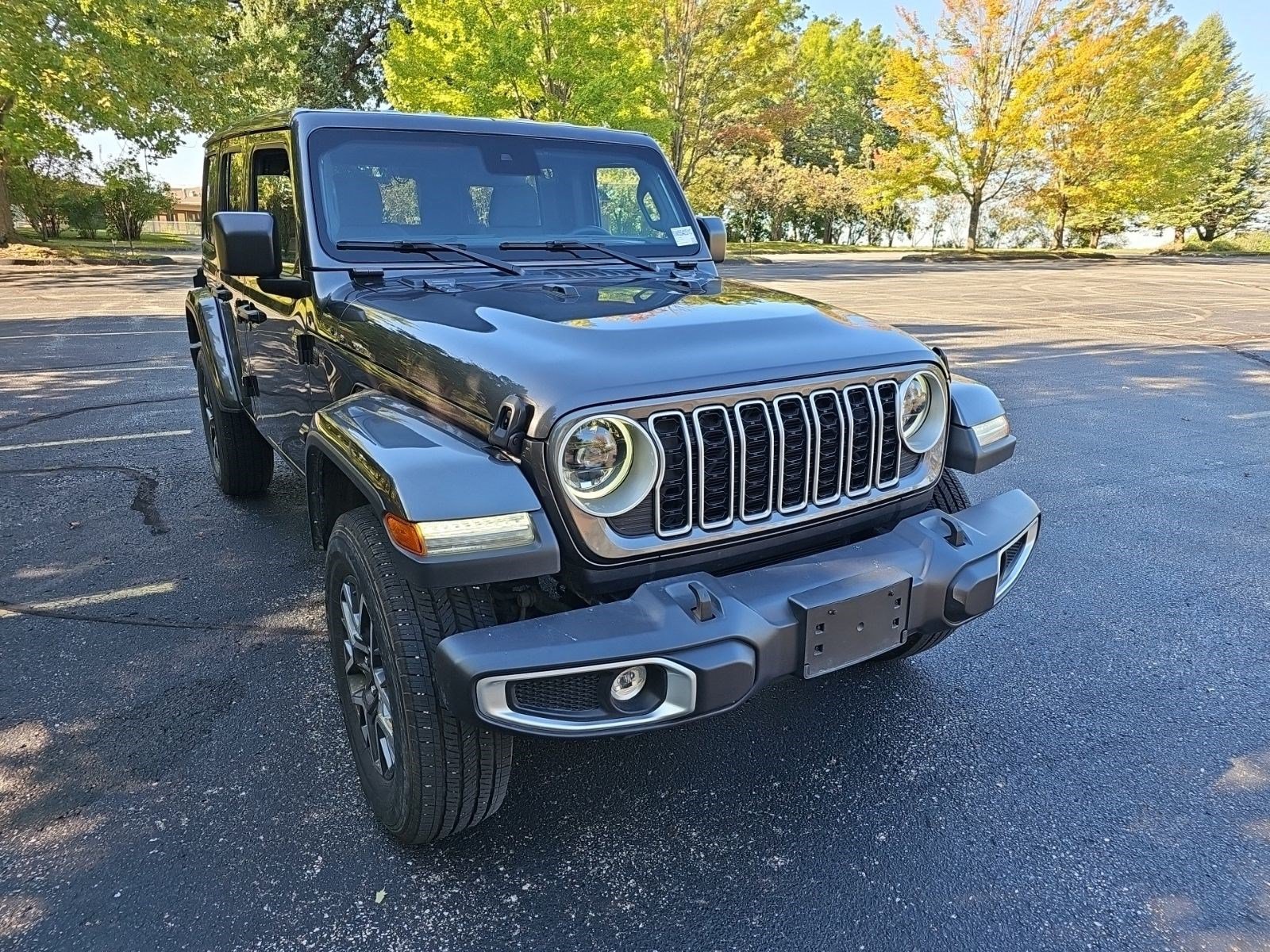 Used 2025 Jeep Wrangler Unlimited Sahara AWD/4WD image 8