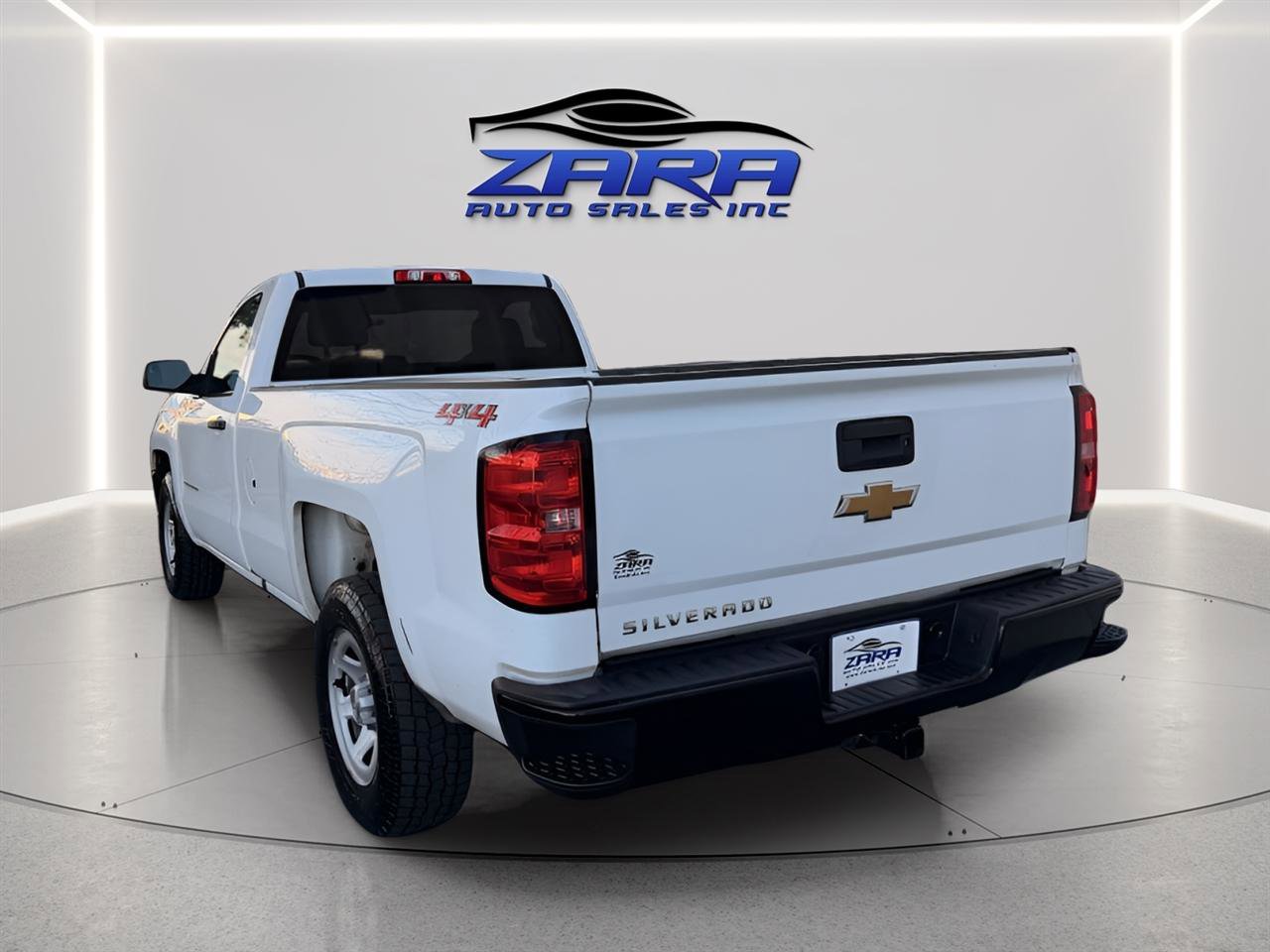 Used 2018 Chevrolet Silverado 1500 W/T w/ WT Convenience Package AWD/4WD image 4