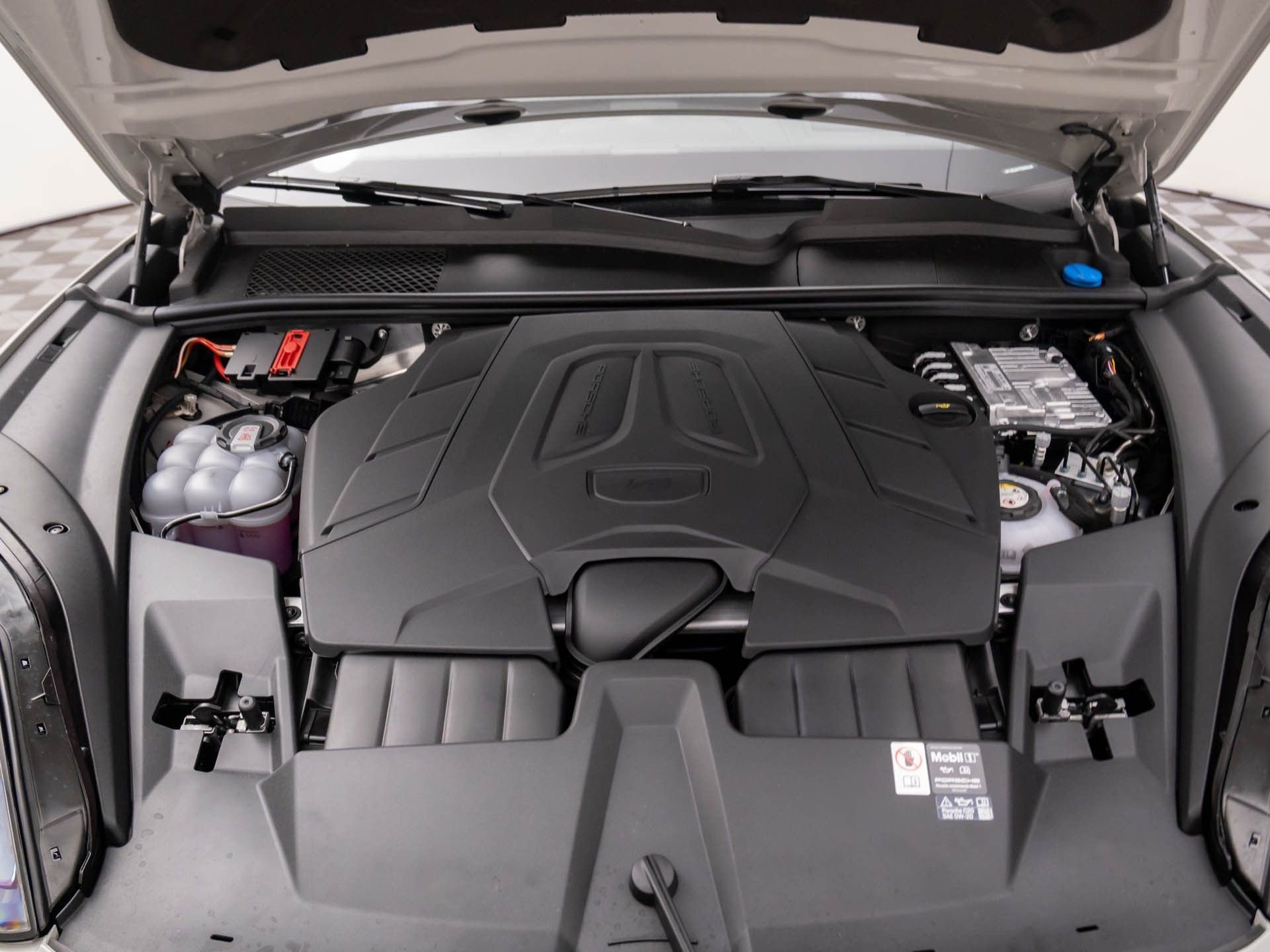 New 2026 Porsche Cayenne E-Hybrid Coupe image 33