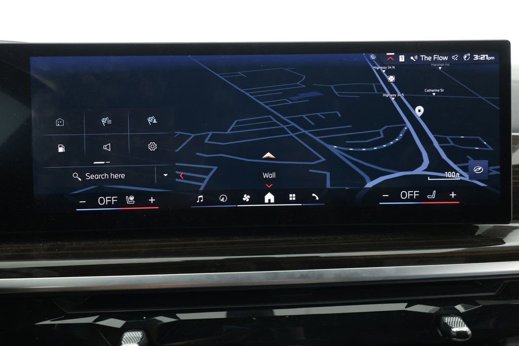 Used 2025 BMW X7 M60i image 16