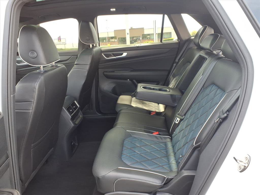 Used 2024 Volkswagen Atlas Cross Sport SEL Premium R-Line AWD/4WD image 28