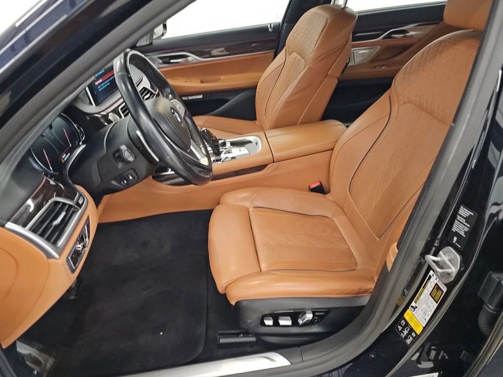 Used 2018 BMW 750i xDrive AWD/4WD image 4