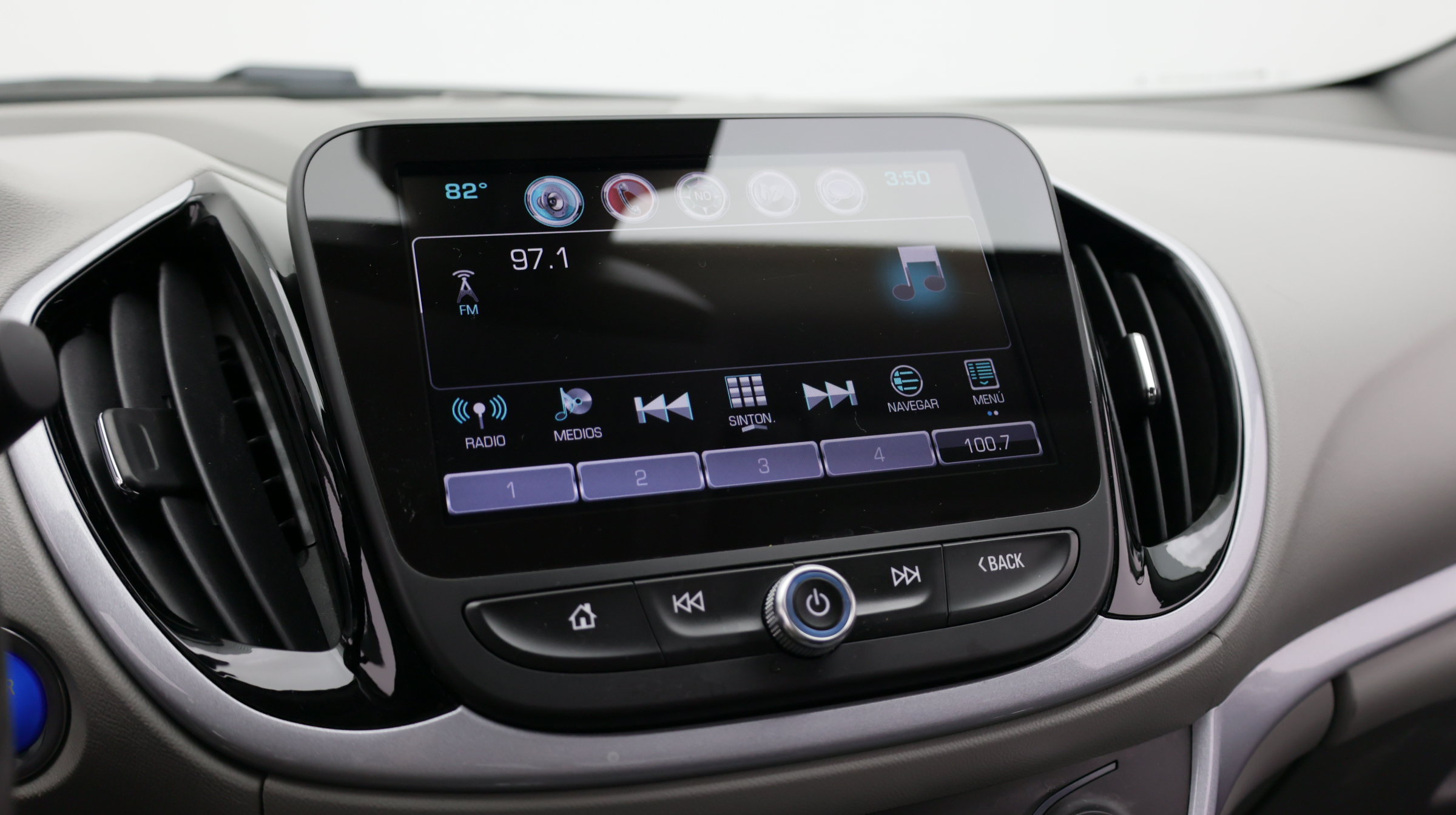Used 2017 Chevrolet Volt LT w/ Comfort Package FWD image 19
