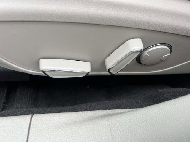 Used 2020 Lincoln MKZ w/ Convenience Package FWD image 17