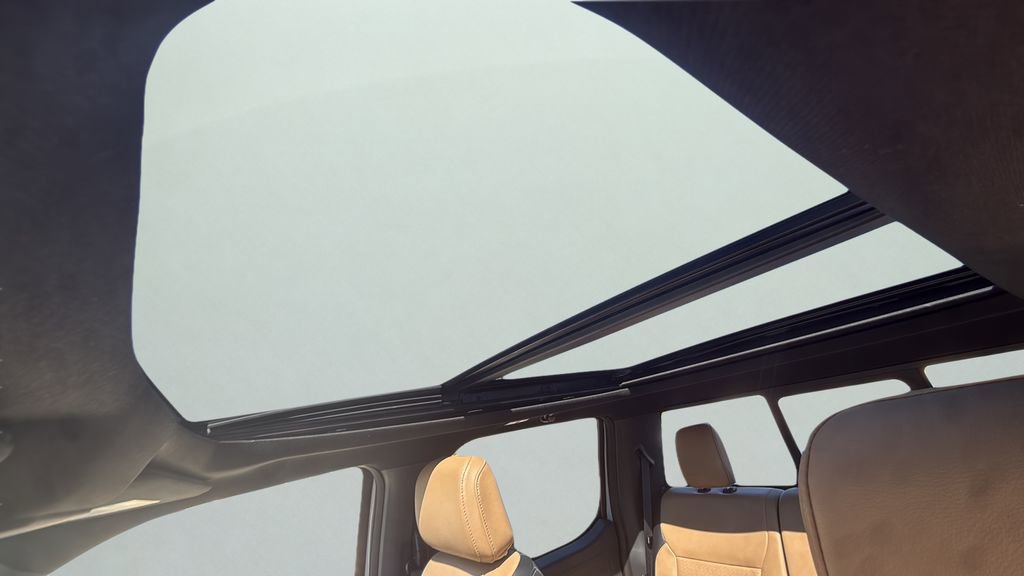 Used 2023 Ford F150 Lariat w/ Max Trailer Tow Package image 11