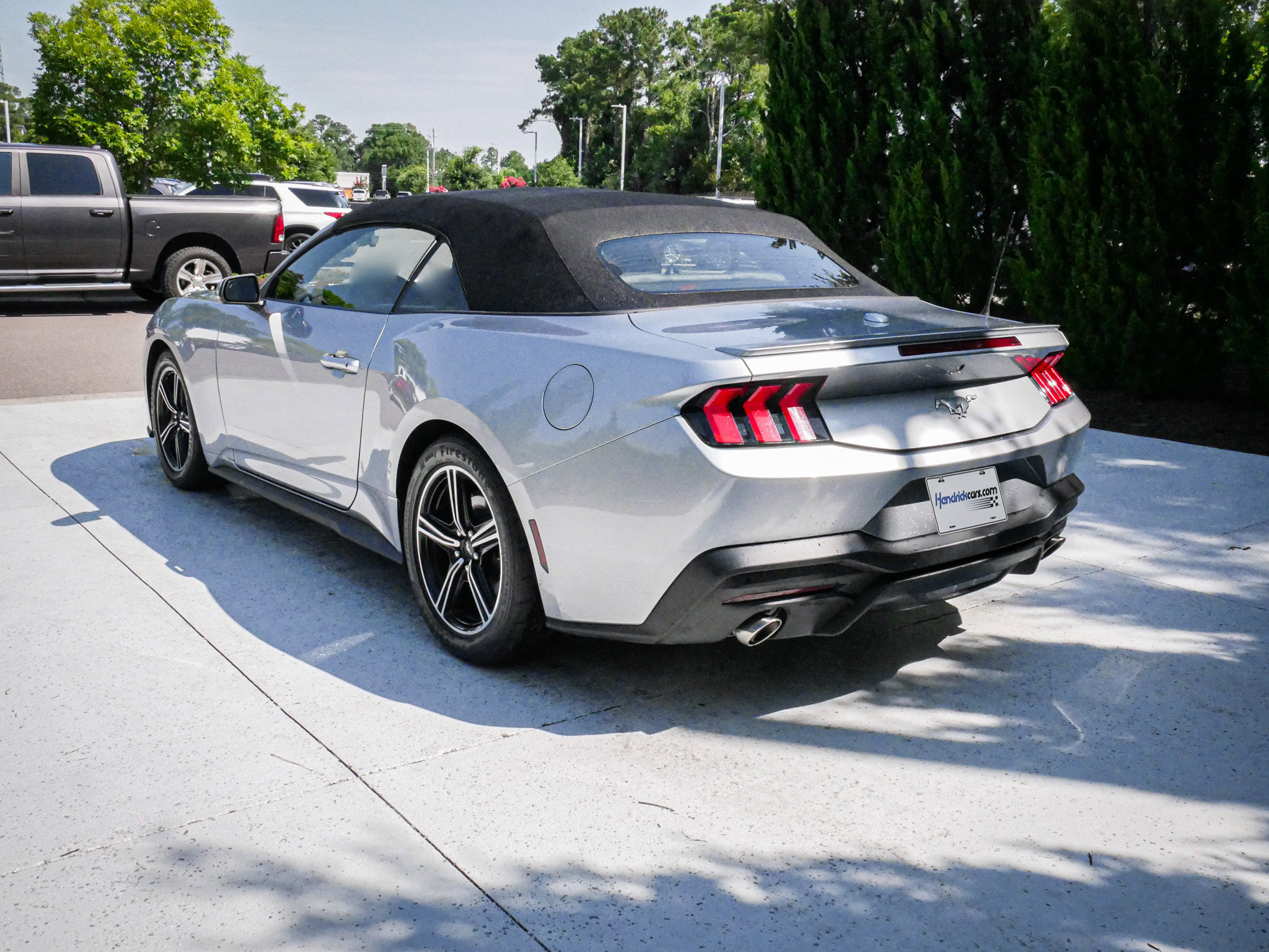 Used 2025 Ford Mustang Premium RWD image 9
