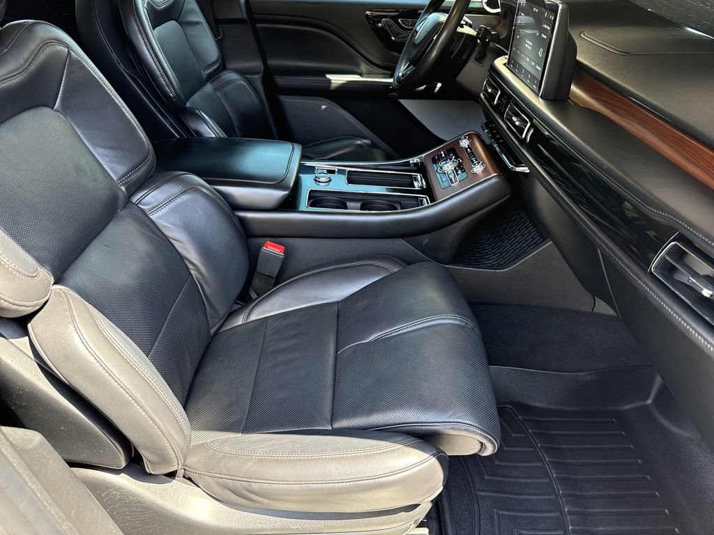 Used 2022 Lincoln Aviator Reserve w/ Equipment Group 201A AWD/4WD image 13
