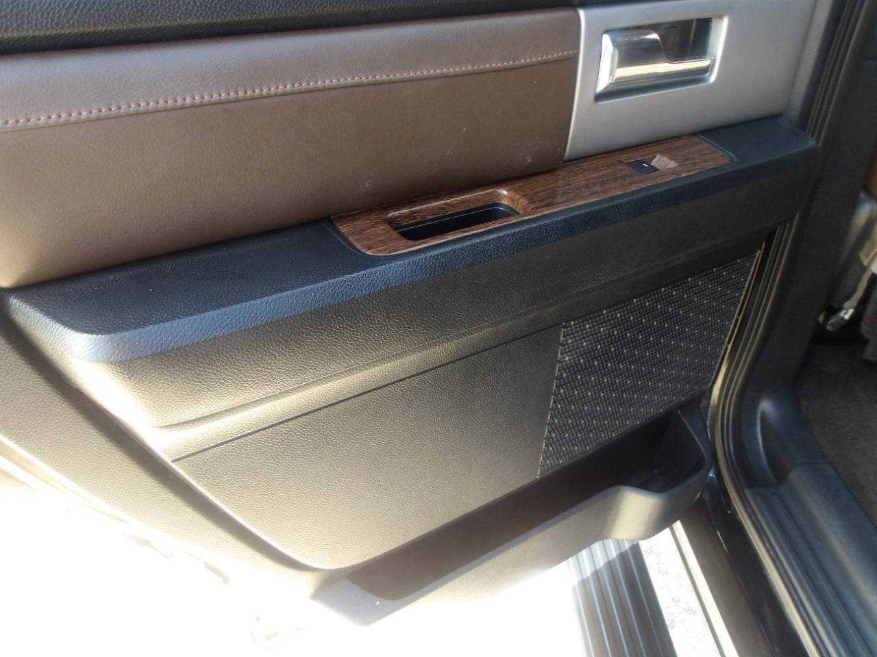 Used 2015 Ford Expedition King Ranch RWD image 16