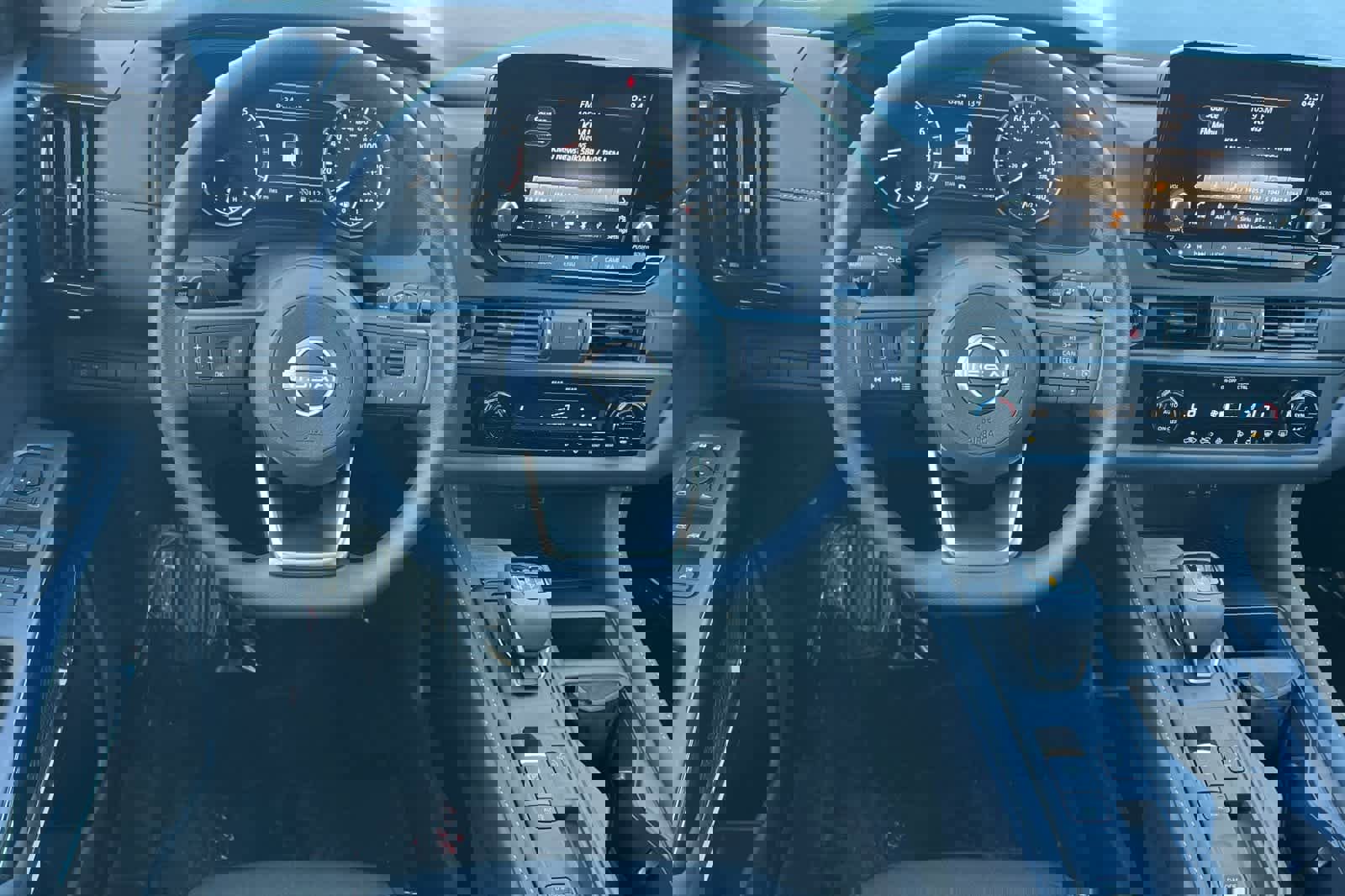 New 2025 Nissan Pathfinder S image 16