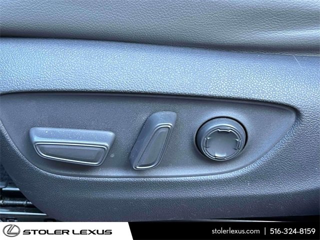 Used 2021 Toyota Sienna Limited image 22