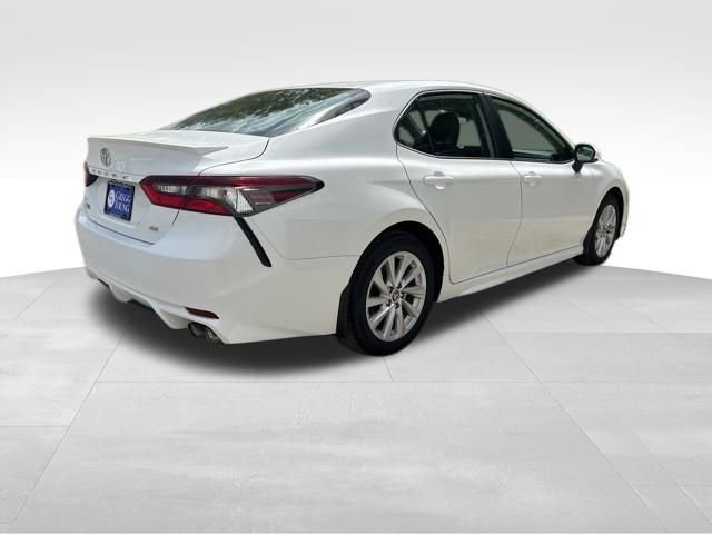 Used 2023 Toyota Camry SE FWD image 6