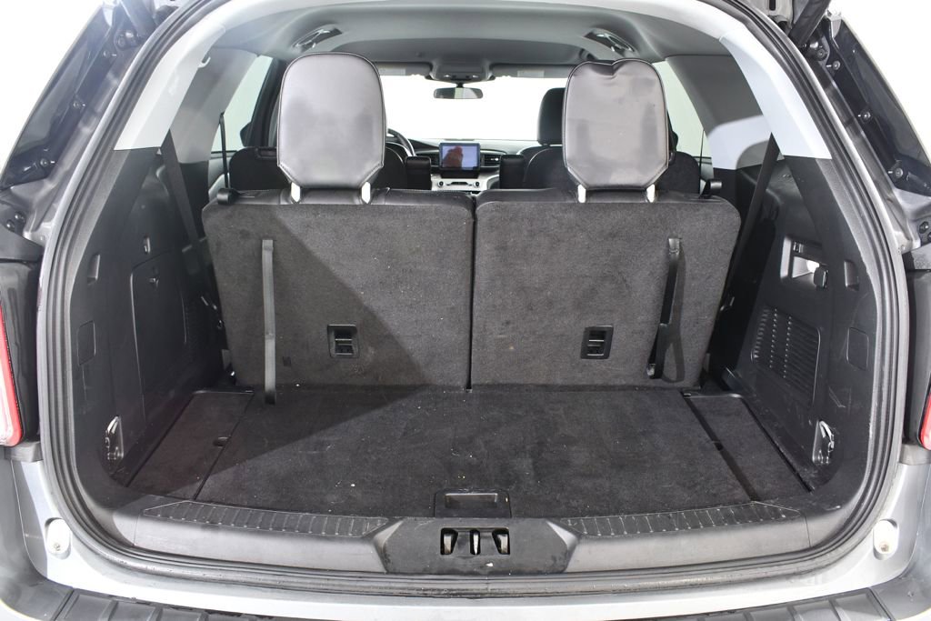 Used 2023 Ford Explorer XLT w/ Equipment Group 202A image 21