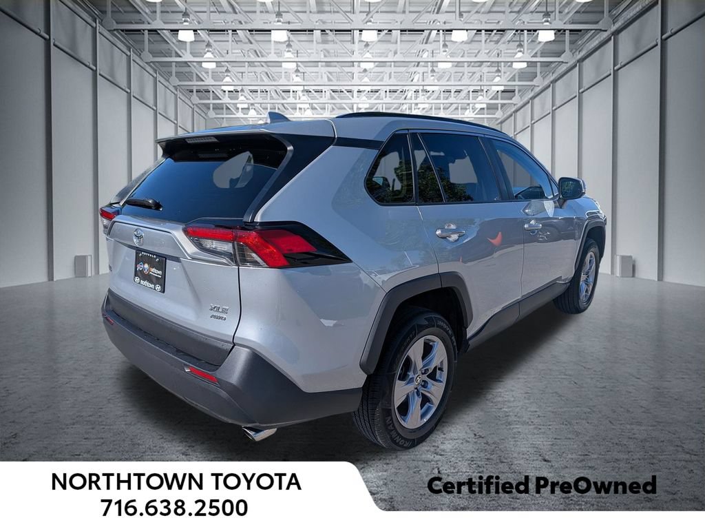 Used 2025 Toyota RAV4 XLE AWD/4WD image 16