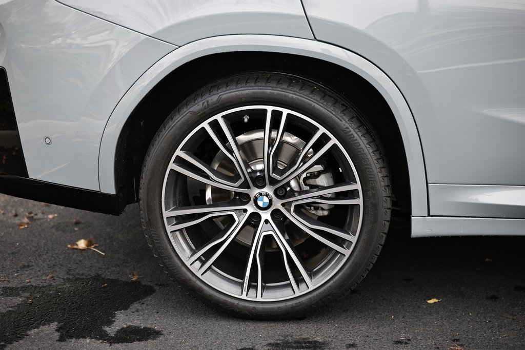 Used 2025 BMW X4 xDrive30i w/ Premium Package image 6