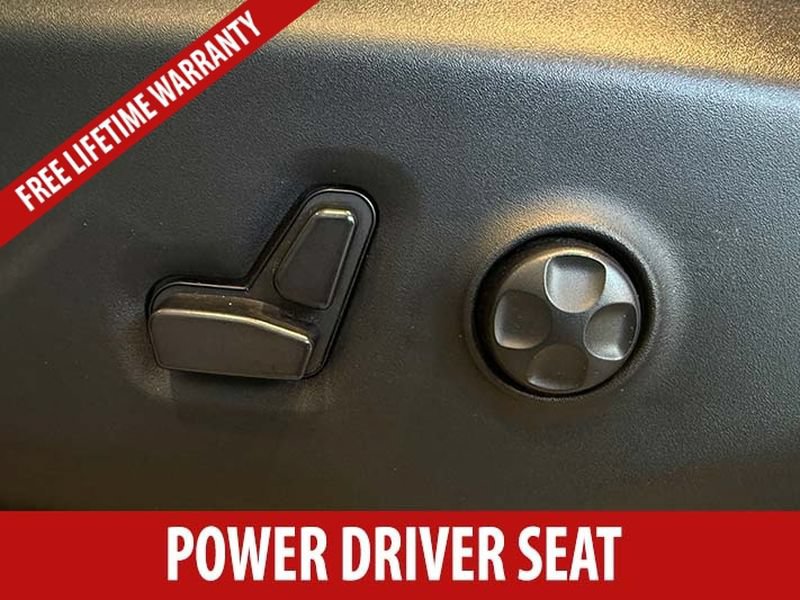 Used 2024 Chrysler Pacifica Limited FWD image 7