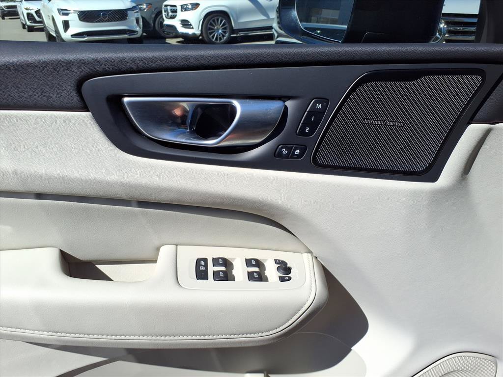 Certified 2024 Volvo XC60 T8 Ultimate w/ Climate Package AWD/4WD image 15