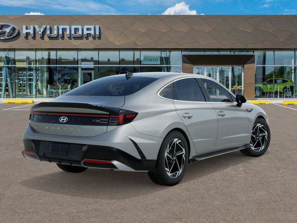 New 2026 Hyundai Sonata SEL FWD image 4