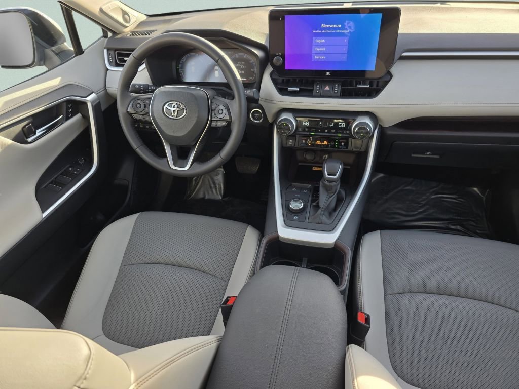 Used 2025 Toyota RAV4 Limited w/ Advanced Technology Package image 31