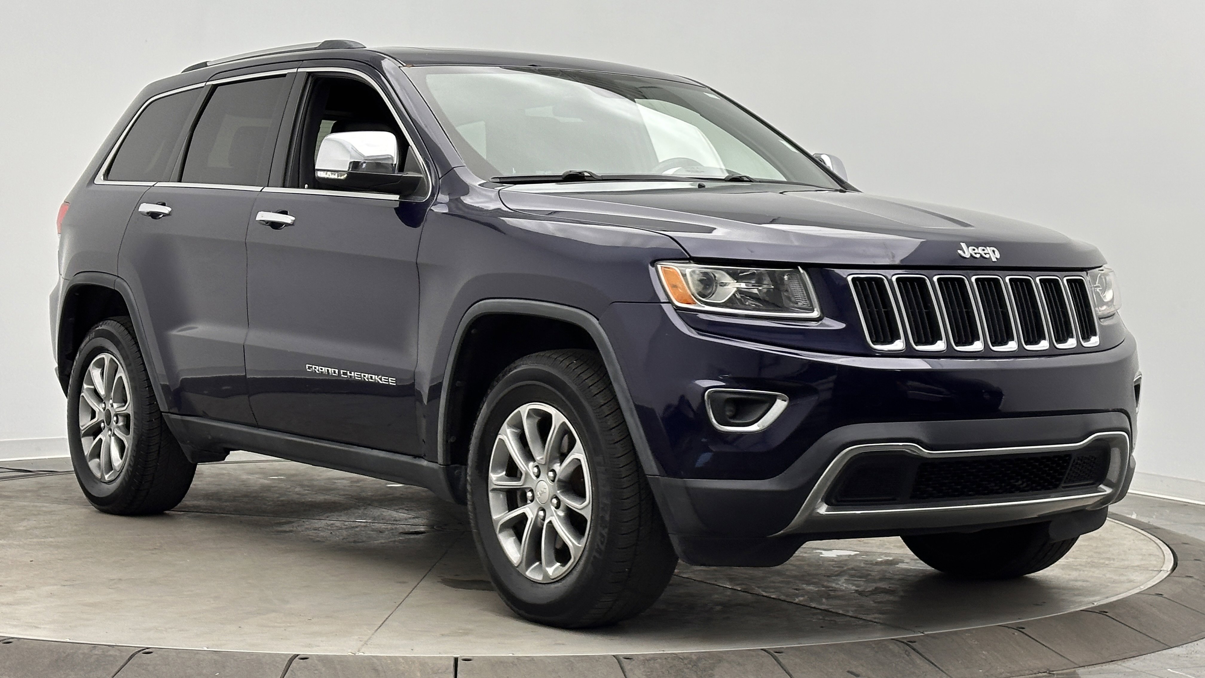 Used 2014 Jeep Grand Cherokee Limited RWD image 3